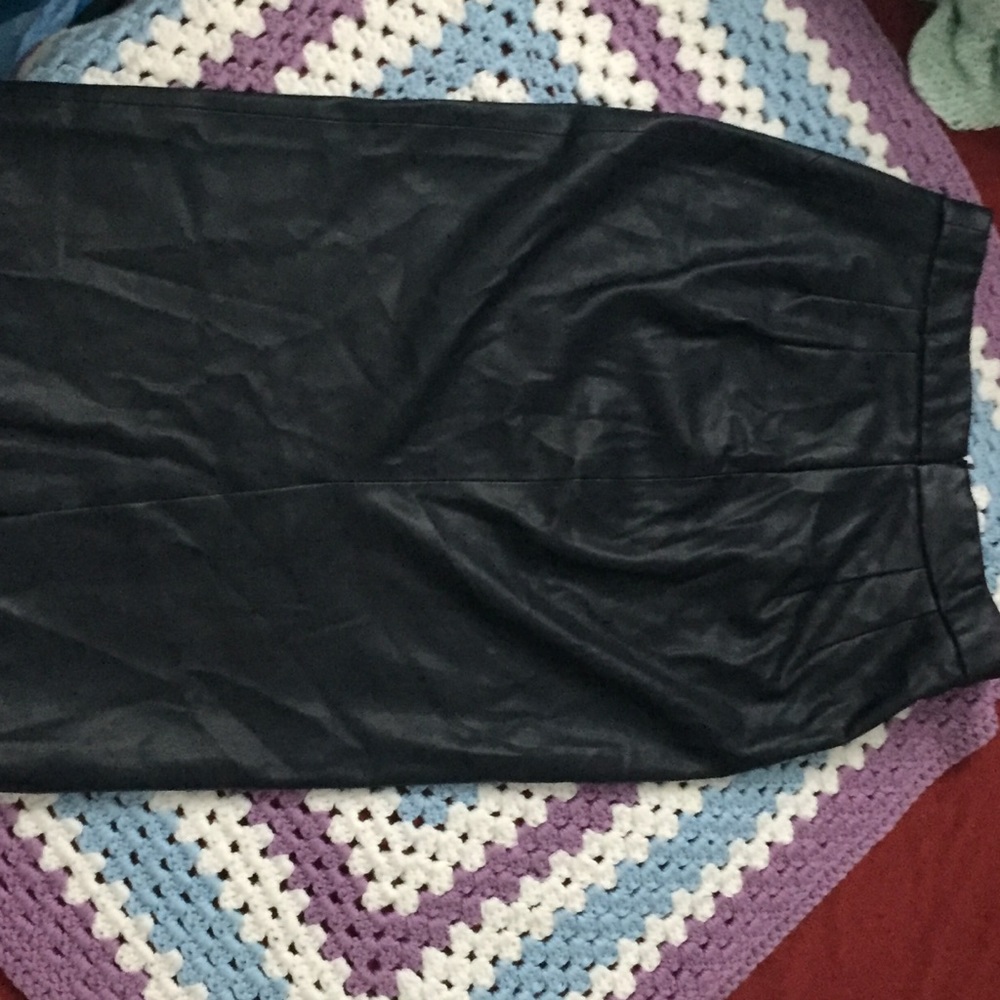 Zara basic faux leather skirt